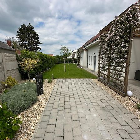 Dream Apartman Level Exterior photo