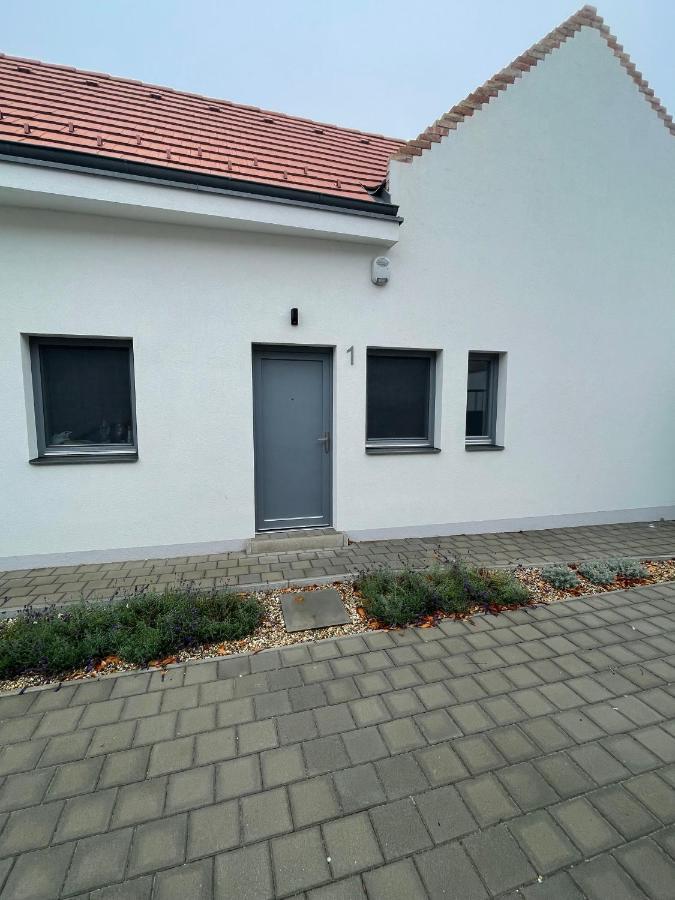 Dream Apartman Level Exterior photo