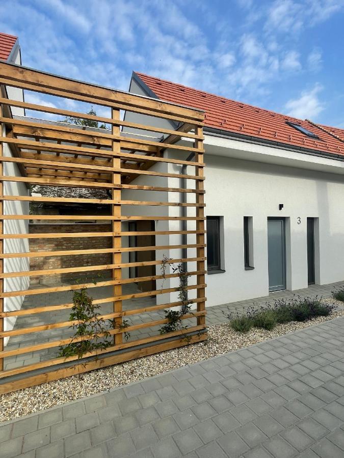 Dream Apartman Level Exterior photo