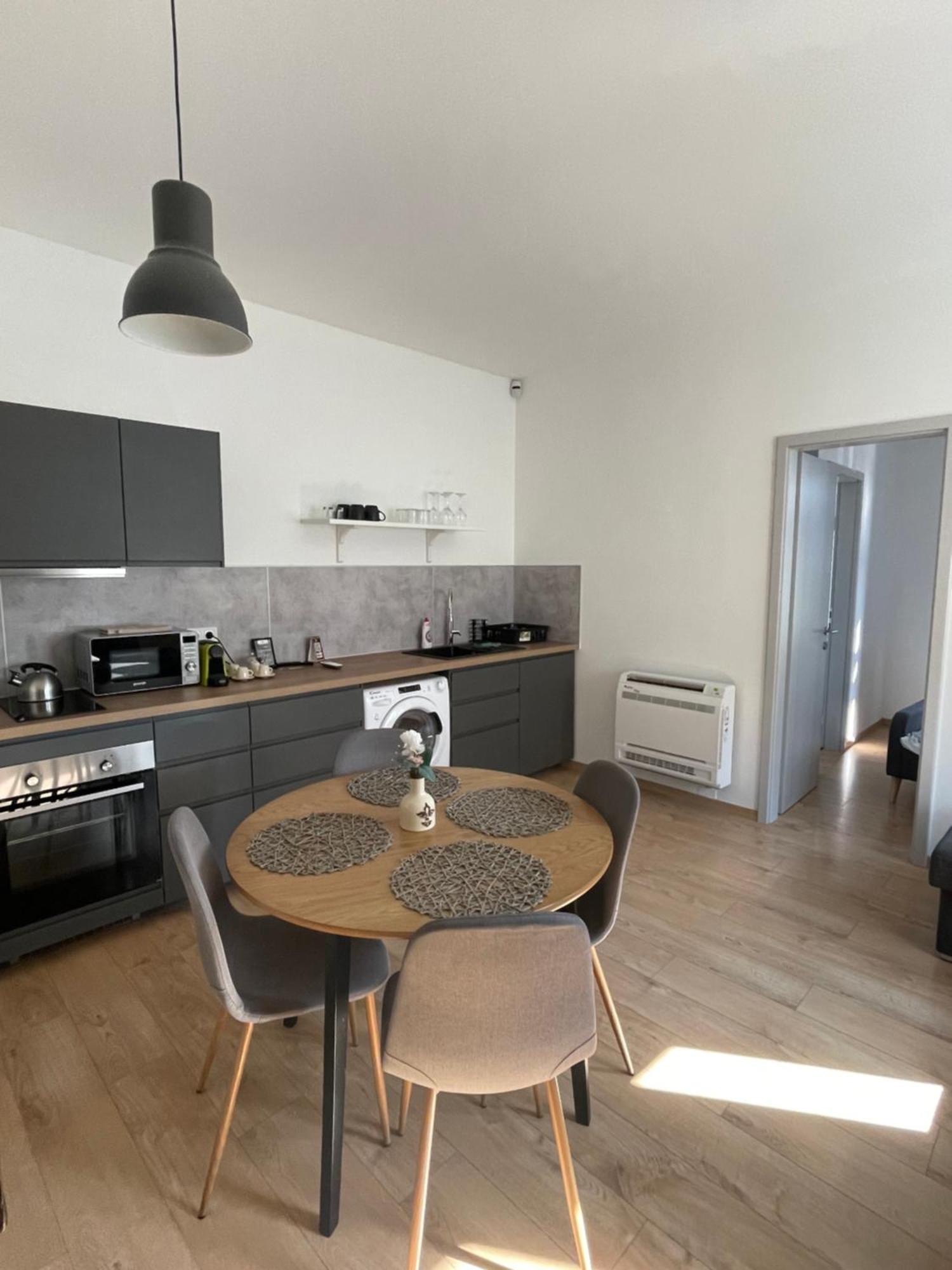 Dream Apartman Level Exterior photo