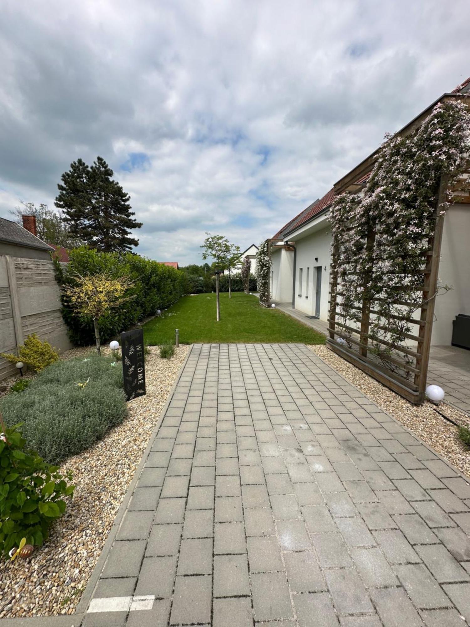 Dream Apartman Level Exterior photo